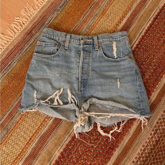 Levi’s Ribcage Short - Picture 2 of 4